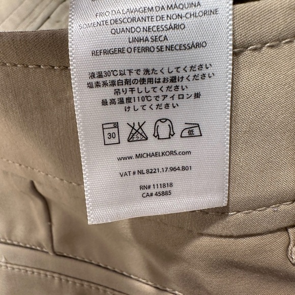 MICHAEL KORS~Size 14~ Tan Bermuda Walking Shorts ~Leather Pocket Zipper ~Women’s - Picture 9 of 15